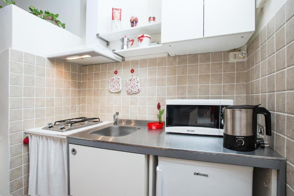 Apartamento Magenta Deluxe Moro 3 Roma Exterior foto